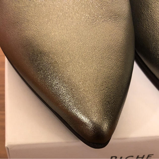 ABAHOUSE(アバハウス)のPICHE(ABAHOUSE)フラットパンプス。美品&未使用 レディースの靴/シューズ(ハイヒール/パンプス)の商品写真