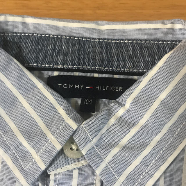 TOMMY HILFIGER(トミーヒルフィガー)の美品トミーヒルフィガー 半袖シャツ 100 キッズ/ベビー/マタニティのキッズ服男の子用(90cm~)(ブラウス)の商品写真