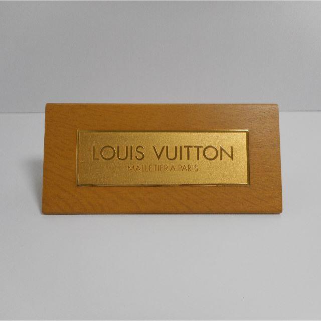 LOUIS VUITTON(ルイヴィトン)のルイヴィトン ブティック専用 ロゴプレート木製スタンド レディースのレディース その他(その他)の商品写真