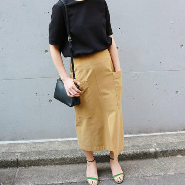 IENA(イエナ)のIENA Cu/C ビッグポケットアシメントリースカート レディースのスカート(ひざ丈スカート)の商品写真