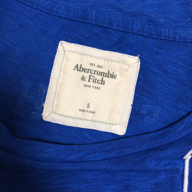 Abercrombie&Fitch(アバクロンビーアンドフィッチ)の《美品&激安》アバクロ🇺🇸Ｔシャツ レディースのトップス(Tシャツ(半袖/袖なし))の商品写真