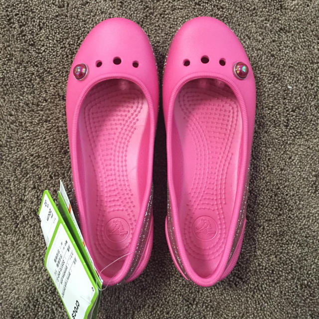 crocs(クロックス)の専用です☆新品☆クロックス 20センチ キッズ/ベビー/マタニティのベビー靴/シューズ(~14cm)(サンダル)の商品写真