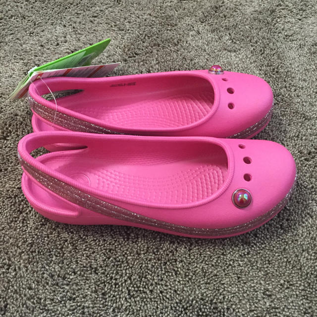 crocs(クロックス)の専用です☆新品☆クロックス 20センチ キッズ/ベビー/マタニティのベビー靴/シューズ(~14cm)(サンダル)の商品写真