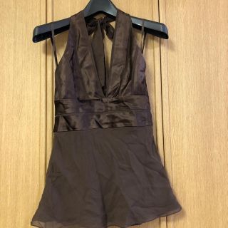 ビーシービージーマックスアズリア(BCBGMAXAZRIA)のキャミソール トップスBCBGサテン ホルターネック春夏ブランド新品 ブラウン(キャミソール)