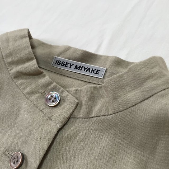 ISSEY MIYAKE(イッセイミヤケ)のISSEY MIYAKE  リネンコットンシャツ レディースのトップス(その他)の商品写真