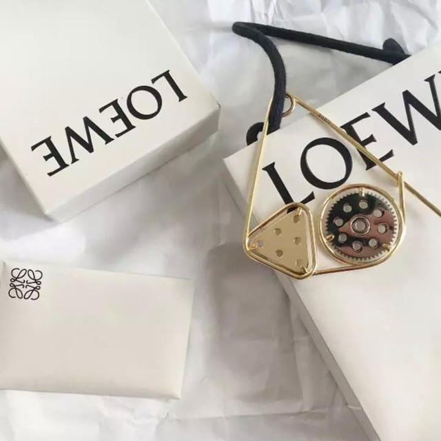 LOEWE(ロエベ)のLOEWE ロエベ メカノピン メンズのアクセサリー(その他)の商品写真