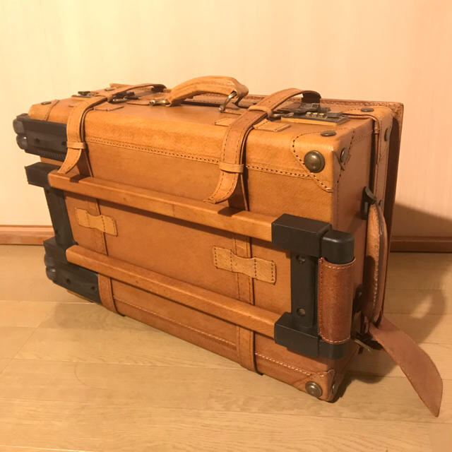 ユーラシアトランク 本革 キャリーケース レディースのバッグ(スーツケース/キャリーバッグ)の商品写真
