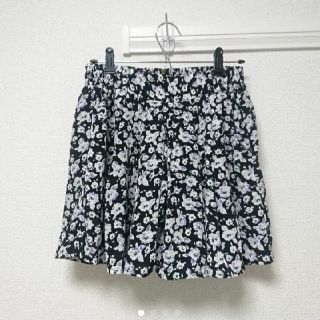 マジェスティックレゴン(MAJESTIC LEGON)の花柄キュロット MagesticLegon(キュロット)