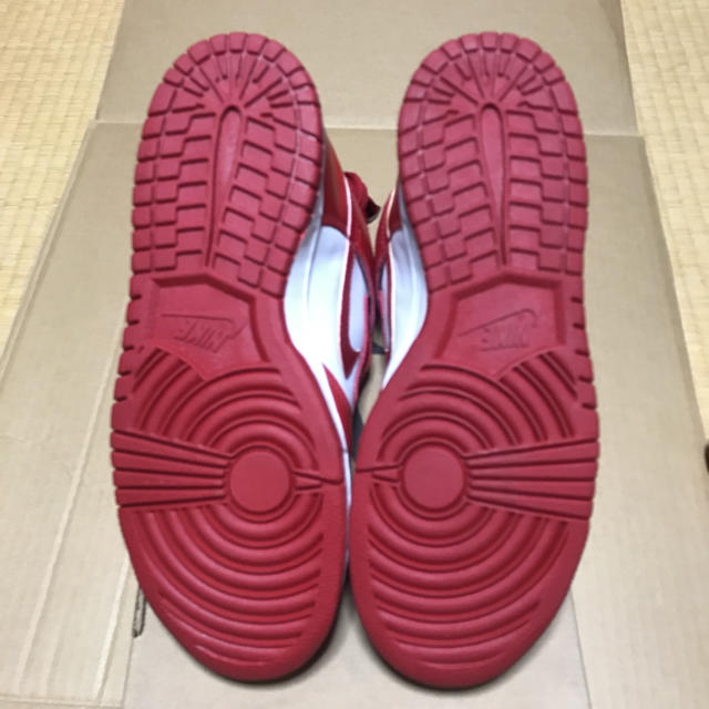 NIKE(ナイキ)のナイキ ダンク 白赤 26cm メンズの靴/シューズ(スニーカー)の商品写真