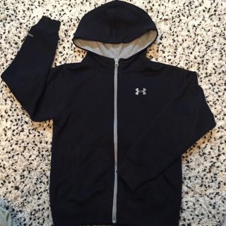 アンダーアーマー(UNDER ARMOUR)のアンダーアーマー スウェットパーカー サイズ130(Tシャツ/カットソー)