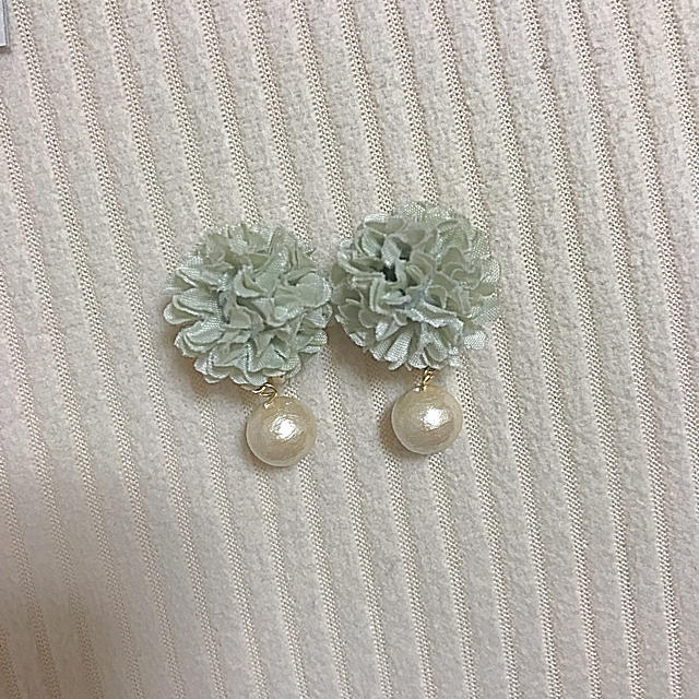 flower(フラワー)のflower earring ❤︎ ハンドメイドのアクセサリー(イヤリング)の商品写真
