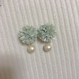 フラワー(flower)のflower earring ❤︎(イヤリング)