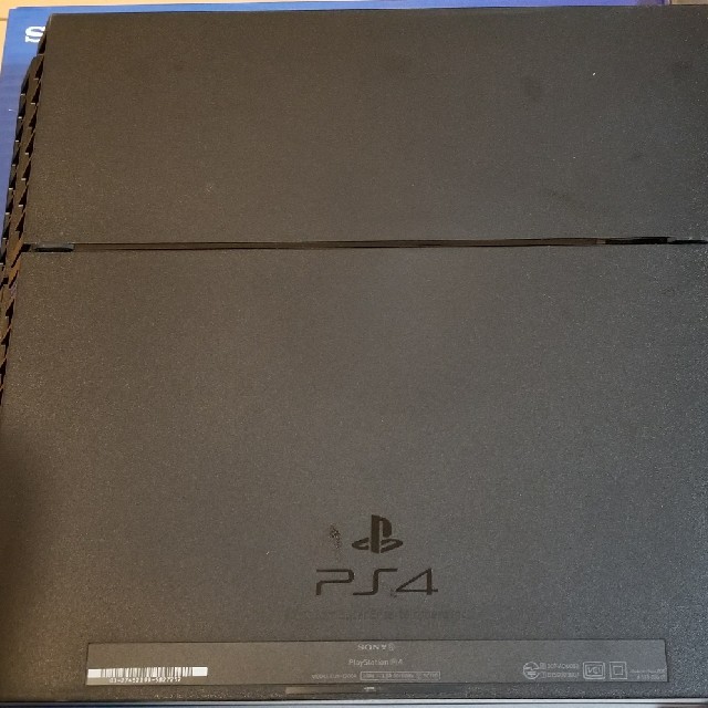 PlayStation4(プレイステーション4)のPlayStation4 CUH-1200A 500G エンタメ/ホビーのゲームソフト/ゲーム機本体(家庭用ゲーム機本体)の商品写真