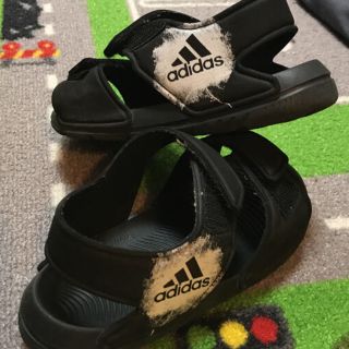 アディダス(adidas)のadidasキッズ✳︎17㎝サンダル(サンダル)