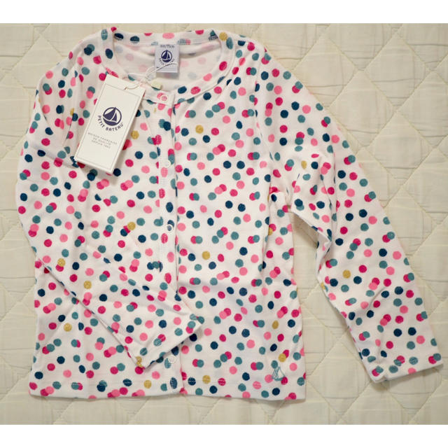 PETIT BATEAU(プチバトー)のプチバトー プリントクルーネックカーディガン 36m キッズ/ベビー/マタニティのキッズ服女の子用(90cm~)(カーディガン)の商品写真