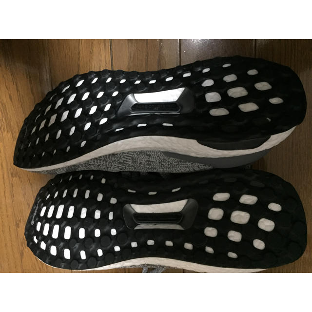 adidas(アディダス)のadidas  ultra boost uncaged yeezy pure  メンズの靴/シューズ(スニーカー)の商品写真