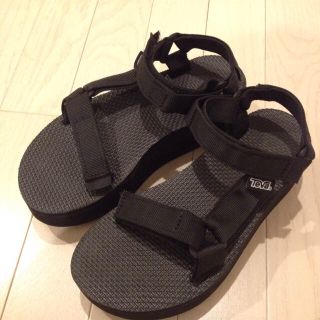 テバ(Teva)のTeva 黒サンダル 22cm(サンダル)