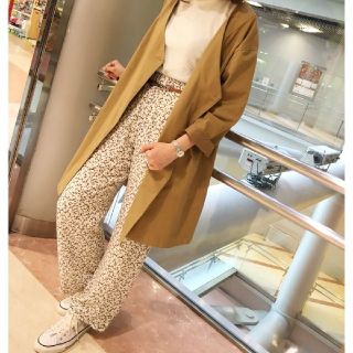 カスタネ(Kastane)のkastane小花柄イージーロングパンツ◆brown(その他)