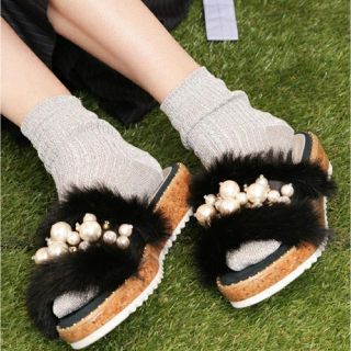 ファーファー(fur fur)のFURFUR エコファーサンダル(サンダル)