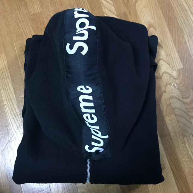 Supreme(シュプリーム)のsupreme Logo Tape Zip Up north foddie メンズのトップス(パーカー)の商品写真