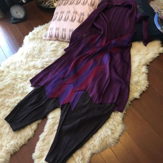 イッセイミヤケ(ISSEY MIYAKE)の専用 イッセイミヤケ プリーツプリーズ 珍しい深紫色のサルエルパンツ 美品(サルエルパンツ)