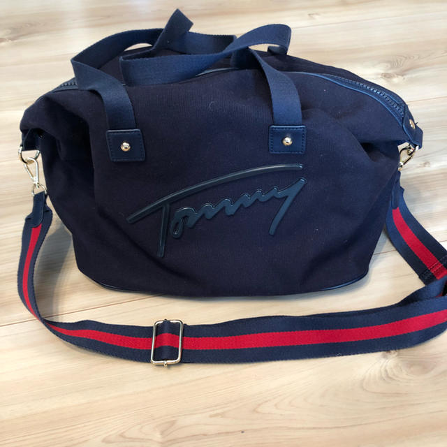 TOMMY HILFIGER(トミーヒルフィガー)のtommy hilfiger ショルダー レディースのバッグ(ショルダーバッグ)の商品写真