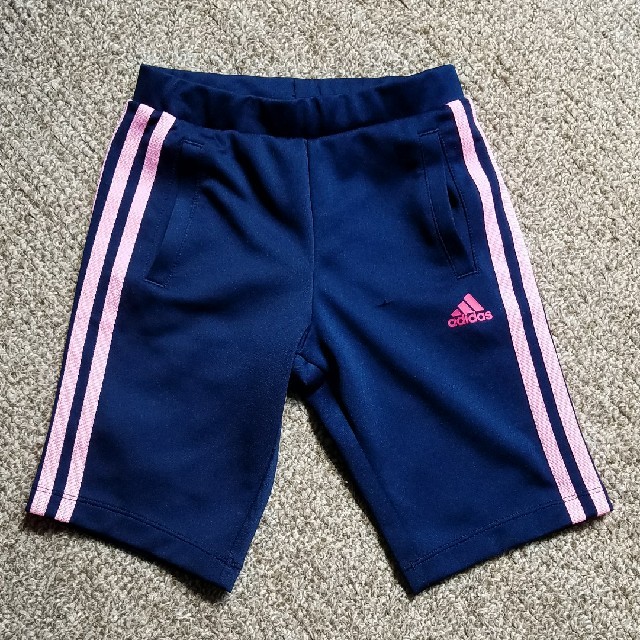 adidas(アディダス)の女子ハーフパンツ キッズ/ベビー/マタニティのキッズ服女の子用(90cm~)(パンツ/スパッツ)の商品写真