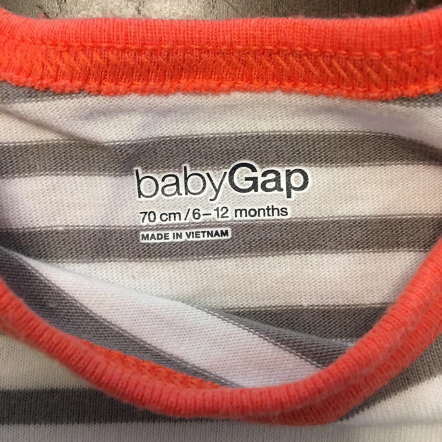 babyGAP(ベビーギャップ)の 【babyGap】70cm/6-12month ボディシャツ（半袖ボーダー）  キッズ/ベビー/マタニティのベビー服(~85cm)(ロンパース)の商品写真