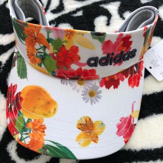 アディダス(adidas)の【新品】adidas トロピカルフラワーサンバイザー(その他)