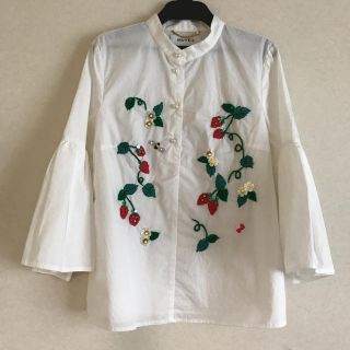 ミュベールワーク(MUVEIL WORK)の試着のみミュベールmuveilいちご刺繍ブラウス36パールスパンコール(シャツ/ブラウス(長袖/七分))