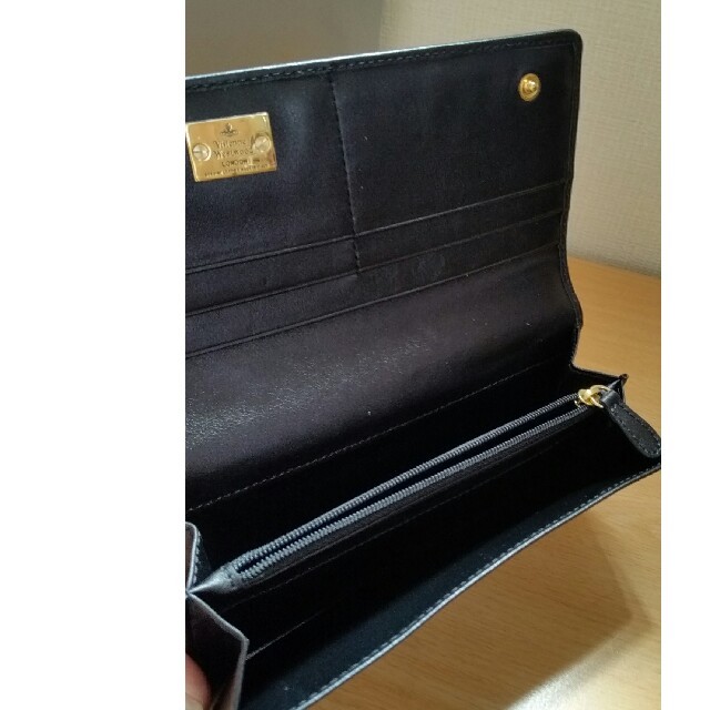 Vivienne Westwood(ヴィヴィアンウエストウッド)のｳﾞｨｳﾞｨｱﾝｳｴｽﾄｳｯﾄﾞ　ブラックレザー　長財布 レディースのファッション小物(財布)の商品写真
