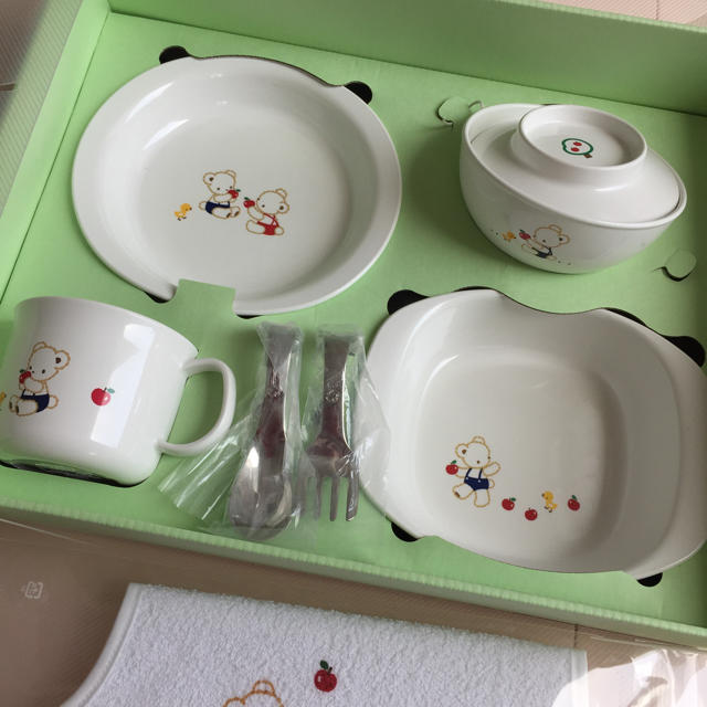familiar - ファミリア 食器&スタイ7点セット 出産祝いの通販 by
