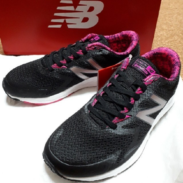 ニューバランス(New Balance) フラッシュ レディース 23.0cm | フリマアプリ ラクマ 激安通販の 【新品】Newbalance M2002RHO 23.0cm スニーカー
