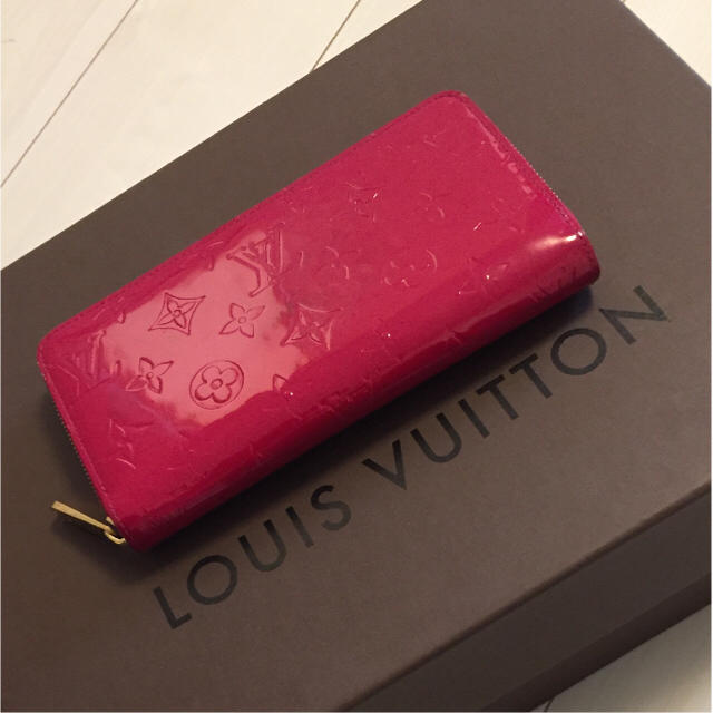 LOUIS VUITTON(ルイヴィトン)のルイヴィトン 長財布 ヴェルニ レディースのファッション小物(財布)の商品写真