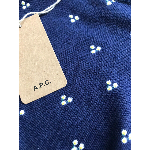 A.P.C(アーペーセー)のA.P.C. flower knit レディースのトップス(ニット/セーター)の商品写真