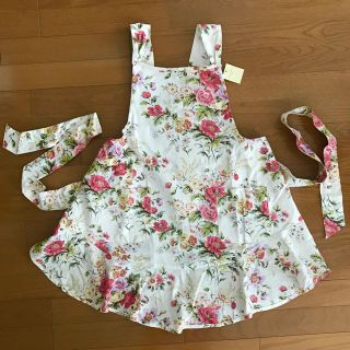 ローラアシュレイ(LAURA ASHLEY)の【新品】ローラアシュレイ エプロン(収納/キッチン雑貨)