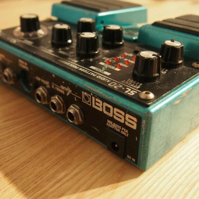 BOSS(ボス)のBOSS SL-20 楽器のギター(エフェクター)の商品写真