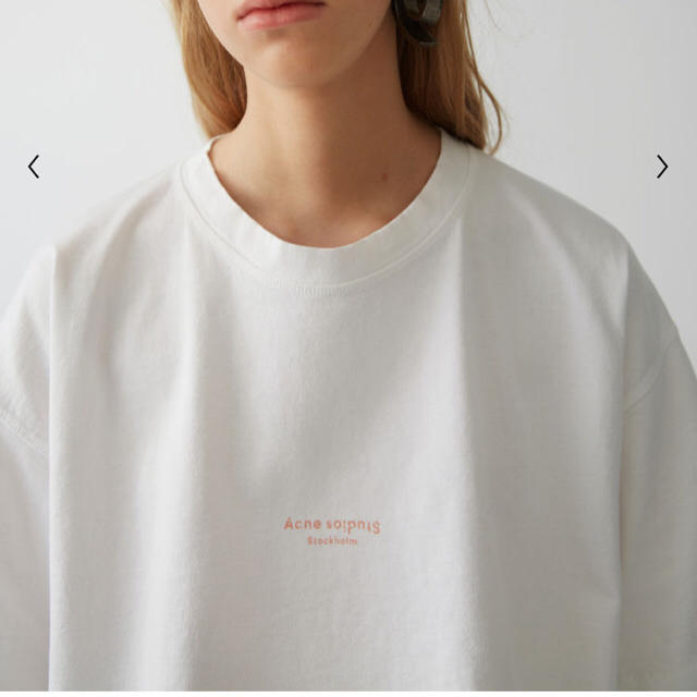 ACNE(アクネ)のacne クロップドTシャツ 新品未使用 レディースのトップス(Tシャツ(半袖/袖なし))の商品写真