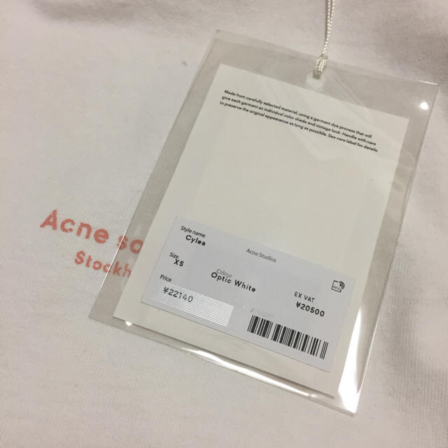 ACNE(アクネ)のacne クロップドTシャツ 新品未使用 レディースのトップス(Tシャツ(半袖/袖なし))の商品写真