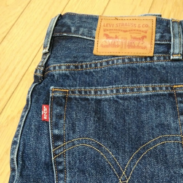 Levi's(リーバイス)のリーバイス　デニムミニスカート レディースのスカート(ミニスカート)の商品写真