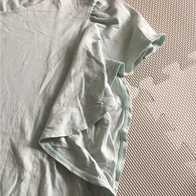 UNIQLO(ユニクロ)のUNIQLO フリル袖 Tシャツ♡ お値下げ！ レディースのトップス(Tシャツ(半袖/袖なし))の商品写真