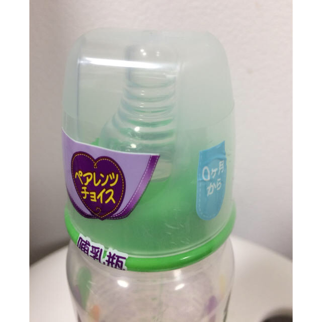 プラスチック 哺乳瓶 2本 キッズ/ベビー/マタニティの授乳/お食事用品(哺乳ビン)の商品写真