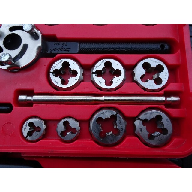 Snap-On ネジ タップ ダイス セット スナップオンの通販 by Snap-On ネジ タップ ダイス セット スナップオンの通販 by