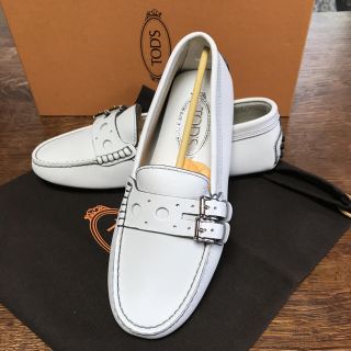 トッズ(TOD'S)のTOD'S ドライビングシューズ(スリッポン/モカシン)