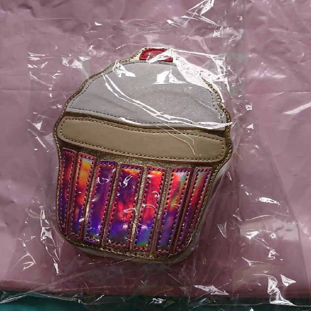 wc(ダブルシー)のWC  チェーンショルダーバック レディースのバッグ(ハンドバッグ)の商品写真