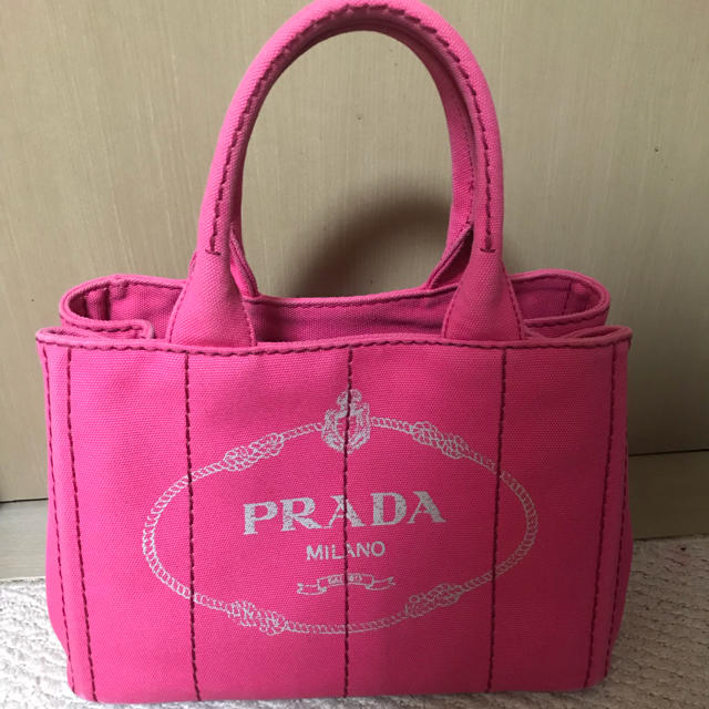 PRADA カナパ レディースのバッグ(ショルダーバッグ)の商品写真