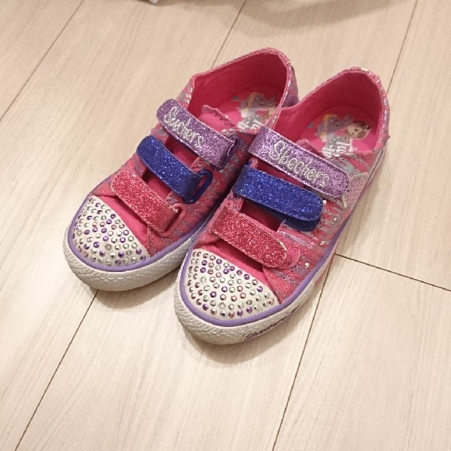 SKECHERS(スケッチャーズ)のゆーきょ様専用☆スケッチャーズ☆光るスニーカー 19㎝ キッズ/ベビー/マタニティのキッズ靴/シューズ(15cm~)(スニーカー)の商品写真