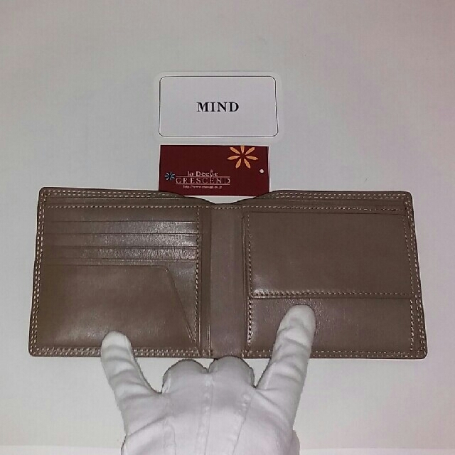 《未使用》二つ折り 財布 レディースのファッション小物(財布)の商品写真