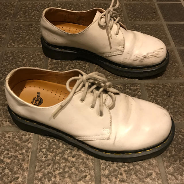 Dr.Martens(ドクターマーチン)のイエローステッチ ホワイトマーチン レディースの靴/シューズ(ローファー/革靴)の商品写真