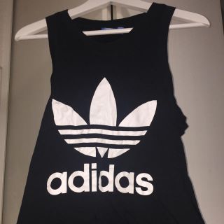 アディダス(adidas)のadidas ノースリーブ(Tシャツ(半袖/袖なし))